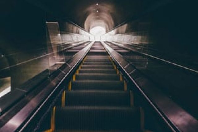 elevator-2203695_300